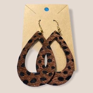 Textured Faux Fur Cat Spotted Print Earrings